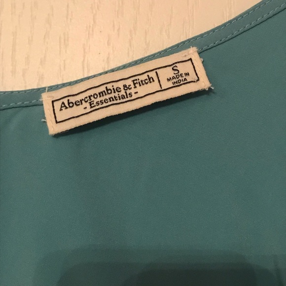 New A&F top - Picture 3 of 3